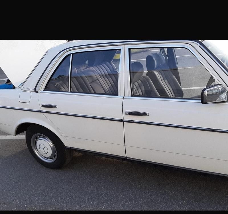 Gebraucht Mercedes 240 72 PS (52 kW) 1984 Weiß Limousine