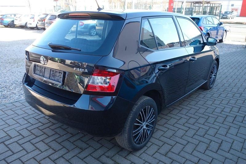Gebraucht Skoda Fabia Active 75 PS (55 kW) 2015 Schwarz Limousine