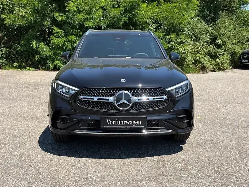 Gebraucht Mercedes GLC200 AMG 163 PS (119 kW) 2026 Schwarz SUV