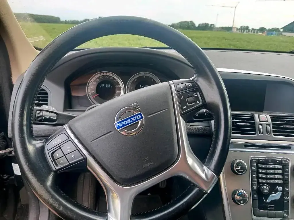 Gebraucht Volvo XC60 163 PS (119 kW) 2012 Schwarz SUV