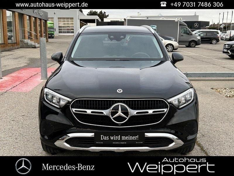 Schwarz Gebraucht 2025 Mercedes GLC220 Avantgarde SUV | 50.950 € (Guter Preis) - Bild 1/4