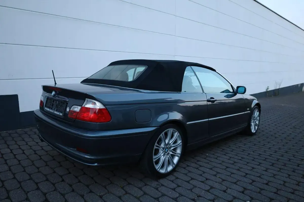 Gebraucht BMW 330 Cabriolet Sport Line 231 PS (169 kW) 2002 Grau Cabrio
