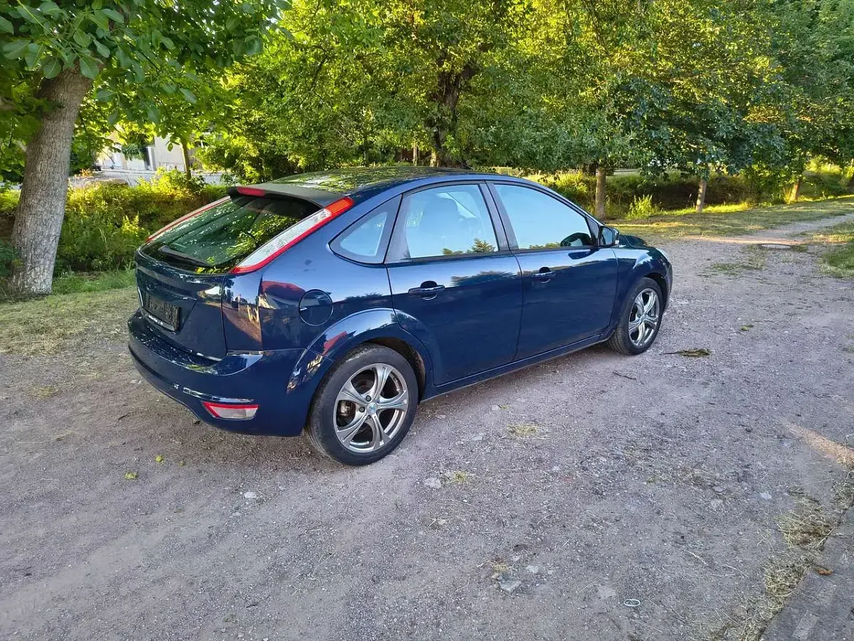 Gebraucht Ford Focus Style 80 PS (58 kW) 2008 Blazerblau Kleinwagen