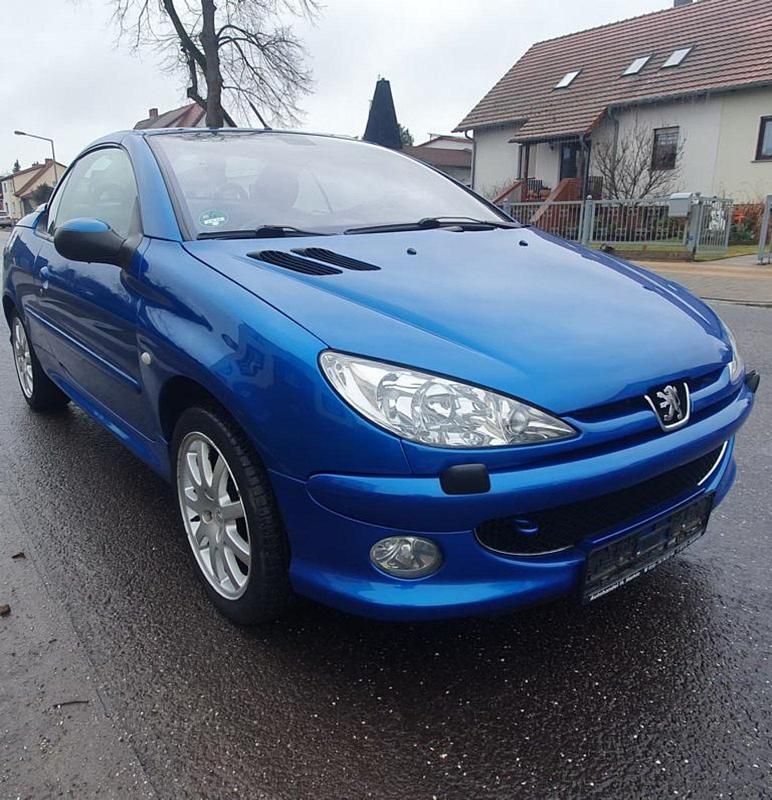 Gebraucht Peugeot 206 CC Platinum 109 PS (80 kW) 2004 Blau Cabrio