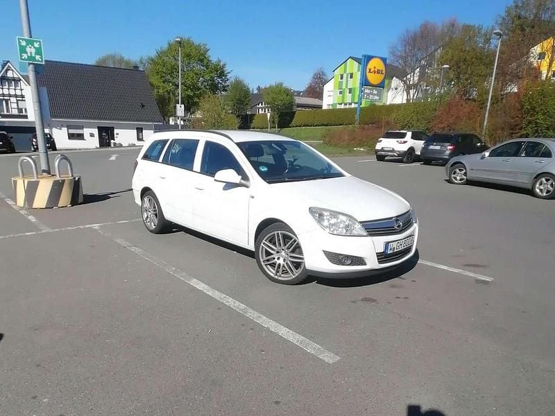 Usata Opel Astra 116 CV (85 kW) 2009 Bianco Station wagon