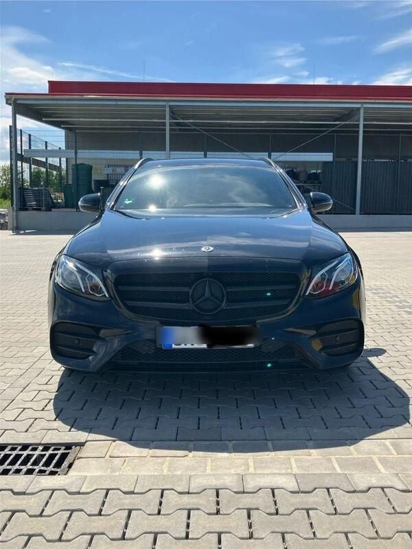 Gebraucht Mercedes E220 AMG line 194 PS (142 kW) 2016 Schwarz Kombi