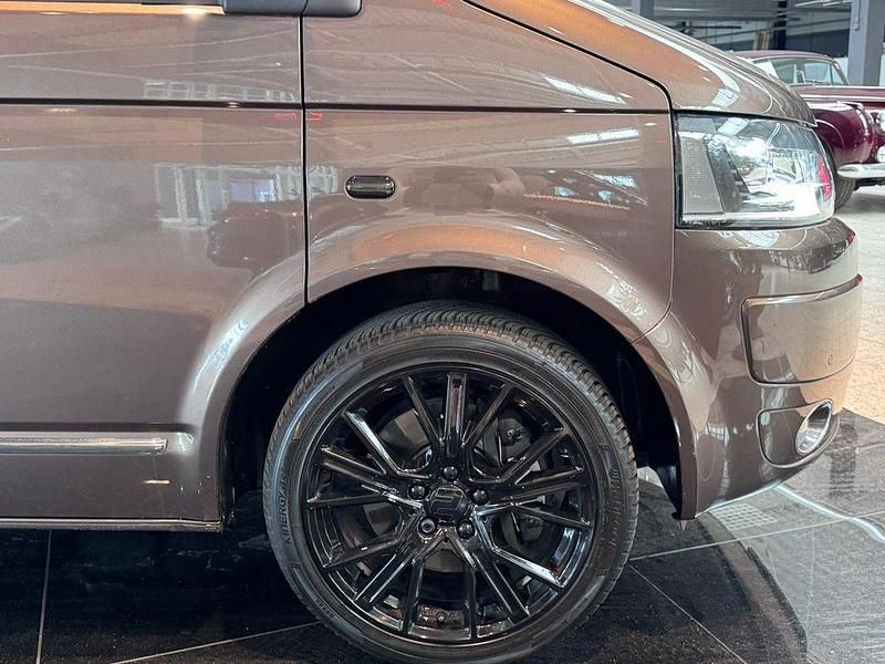 Gebraucht VW Multivan Highline 179 PS (131 kW) 2013 Braun Van