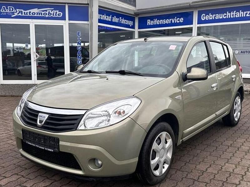 Beige Gebraucht 2009 Dacia Sandero Lauréate Limousine | 1.800 € - Bild 1/4