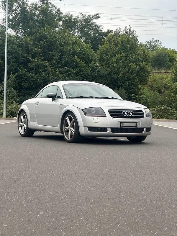 Second-hand Audi TT 300 CP (220 kW) 2000 Argintiu Coupe