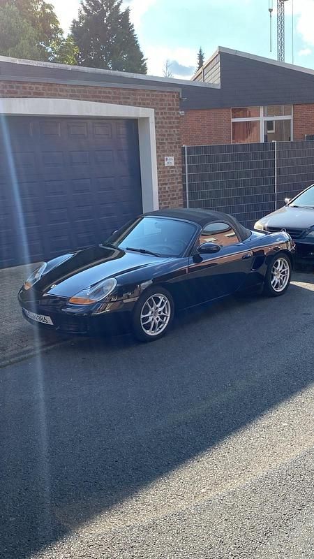 Second-hand Porsche Boxster 228 CP (167 kW) 2001 Negru Cabrio