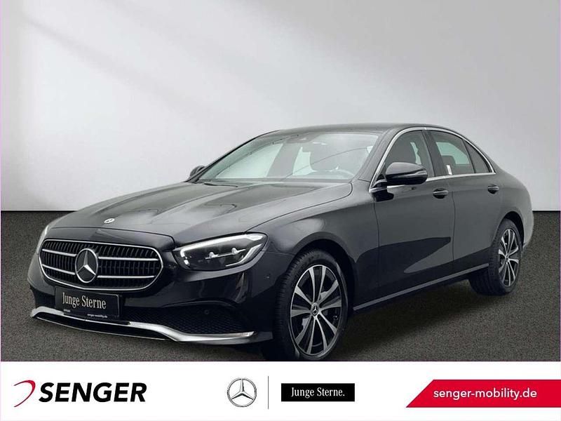 Schwarz Gebraucht 2022 Mercedes E300 Avantgarde Limousine | 34.790 € (Fairer Preis) - Bild 1/4
