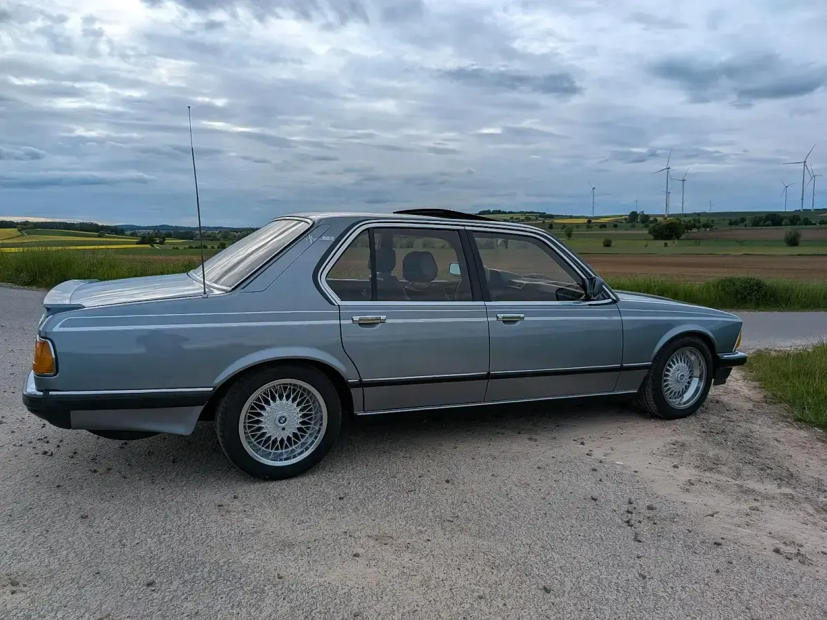 Gebraucht BMW 735 Sport Line 218 PS (160 kW) 1983 Andere farben Limousine