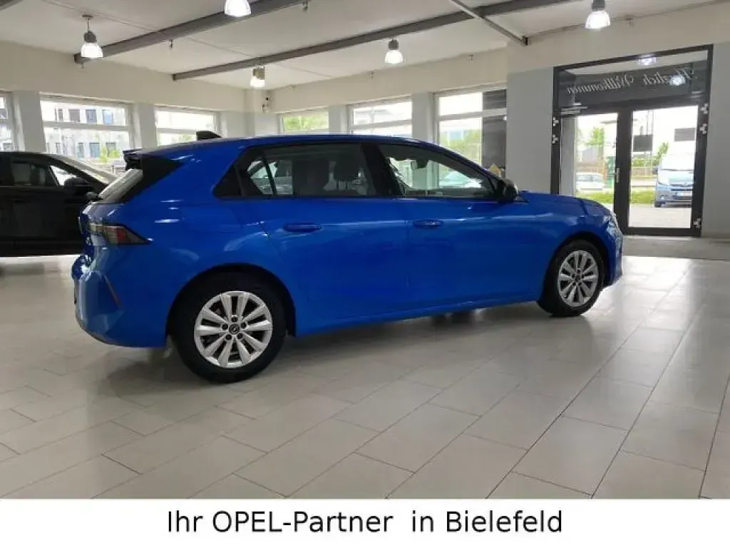 Gebraucht Opel Astra Edition 110 PS (80 kW) 2022 Kobalt blau/vertigo blau (metallic) Kleinwagen
