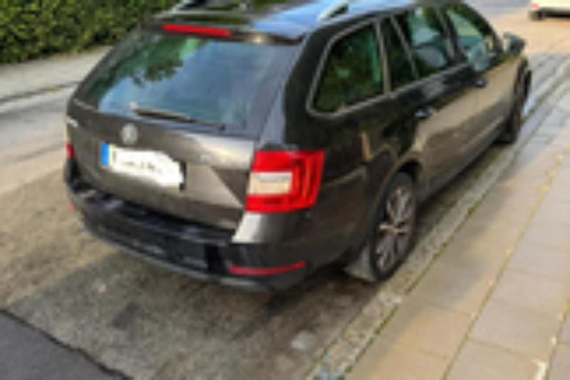 Schwarz Gebraucht 2017 Skoda Octavia Drive Kombi | 12.500 € (Guter Preis) - Bild 1/1