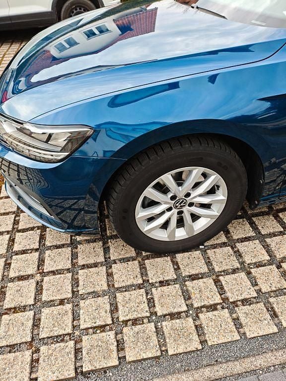 Gebraucht VW Passat 150 PS (110 kW) 2021 Blau Kombi