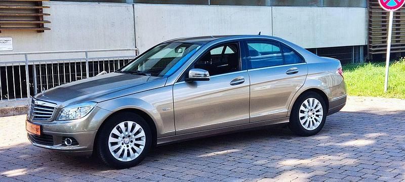 Beige Gebraucht 2010 Mercedes C250 Limousine | 8.950 € (Guter Preis) - Bild 1/4