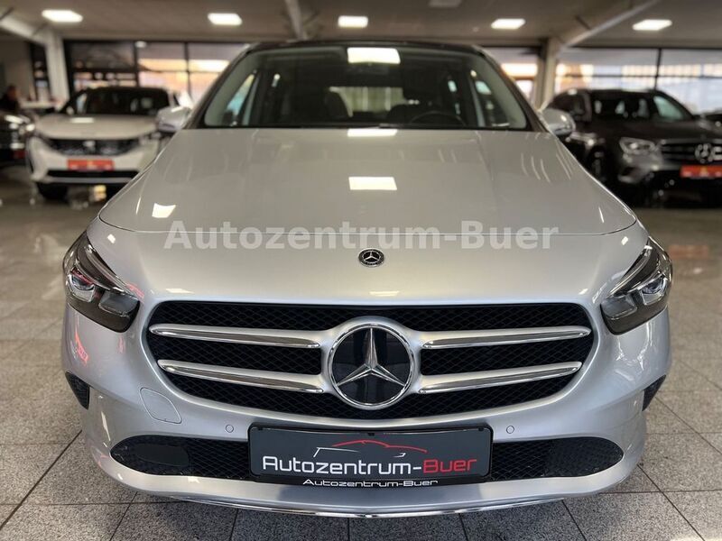 Iridiumsilber metalliclack Gebraucht 2019 Mercedes B200 Van / Kleinbus | 23.490 € (Fairer Preis) - Bild 1/4