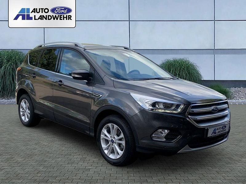 Gebraucht Ford Kuga Titanium 150 PS (110 kW) 2018 Grau SUV