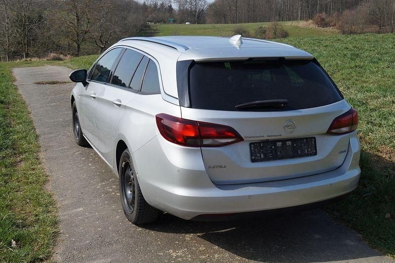 Gebraucht Opel Astra Edition 145 PS (106 kW) 2017 Silber Kombi