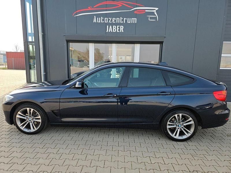 Gebraucht BMW 320 Advantage 184 PS (135 kW) 2015 Blau Limousine