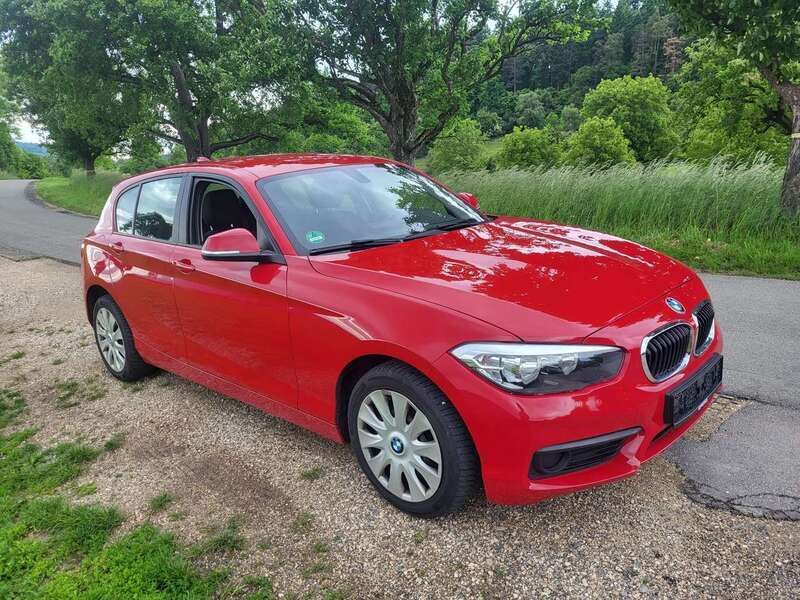 Karmesinrot Gebraucht 2016 BMW 118 Sport Line Kleinwagen | 11.999 € (Guter Preis) - Bild 1/4