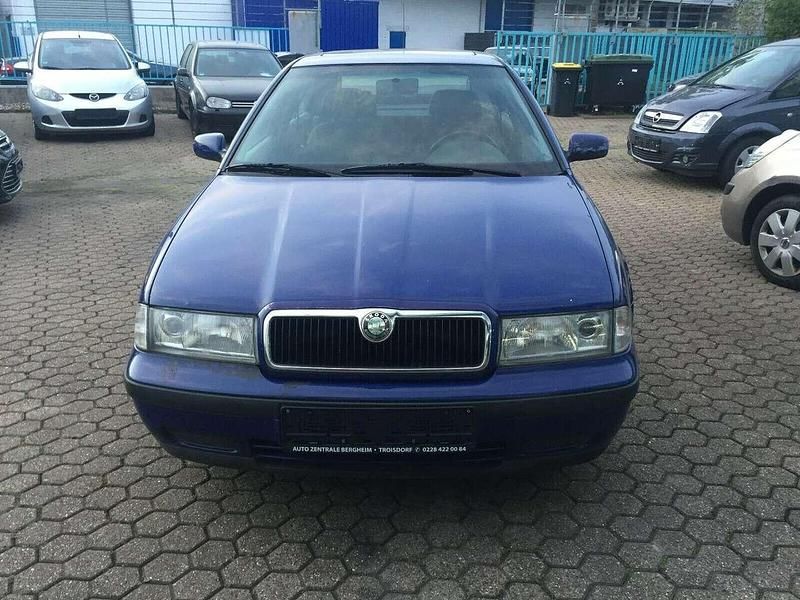Blau Gebraucht 1998 Skoda Octavia Limousine | 1.890 € (Guter Preis) - Bild 1/4