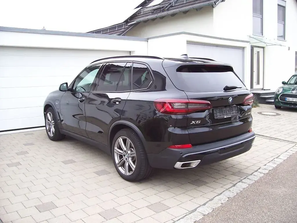 Gebraucht BMW X5 394 PS (289 kW) 2022 Saphirschwarzmetallic SUV