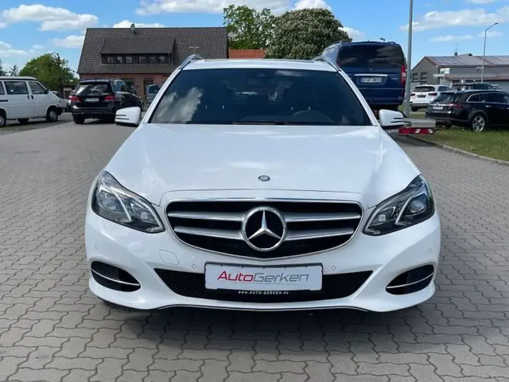 Usata Mercedes E350 Avantgarde 258 CV (189 kW) 2016 Bianco Berlina