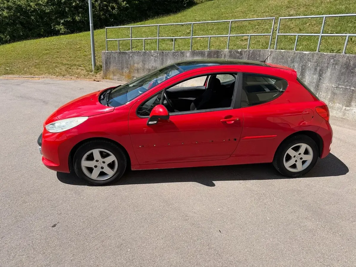Gebraucht Peugeot 207 88 PS (64 kW) 2006 Rot Kleinwagen