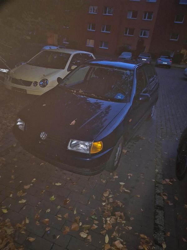 Blau Gebraucht 1998 VW Polo Kleinwagen | 750 € (Fairer Preis) - Bild 1/4