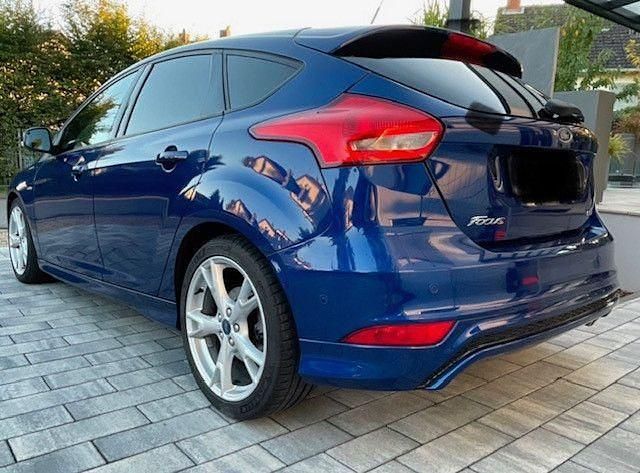 Usata Ford Focus ST-Line 150 CV (110 kW) 2016 Blu Berlina