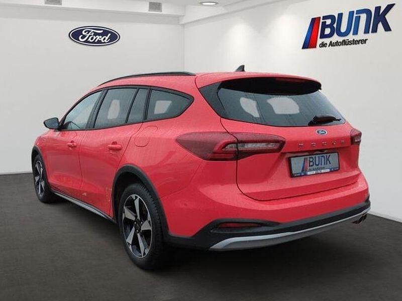 Gebraucht Ford Focus Active X 155 PS (114 kW) 2024 Race red Limousine