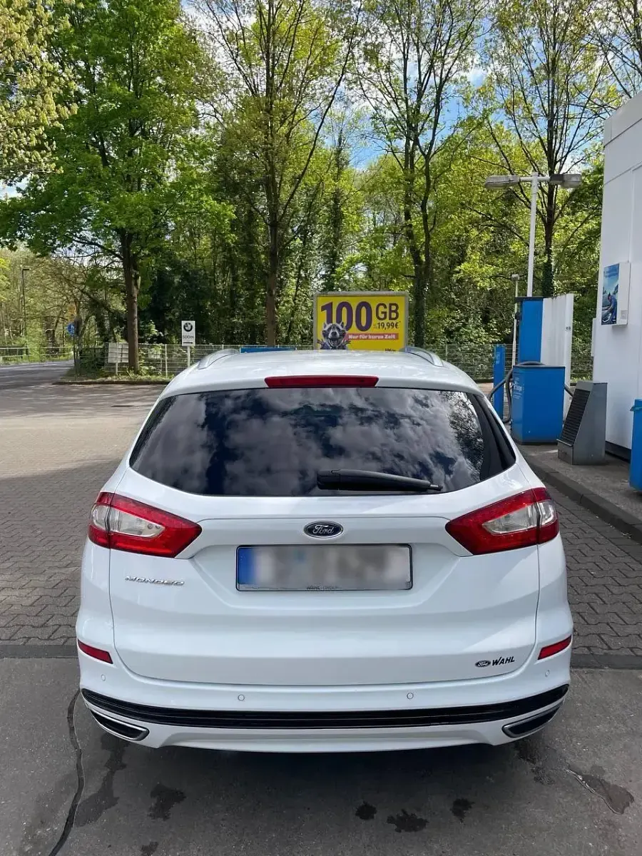 Gebraucht Ford Mondeo Titanium 179 PS (131 kW) 2017 Weiß Kombi