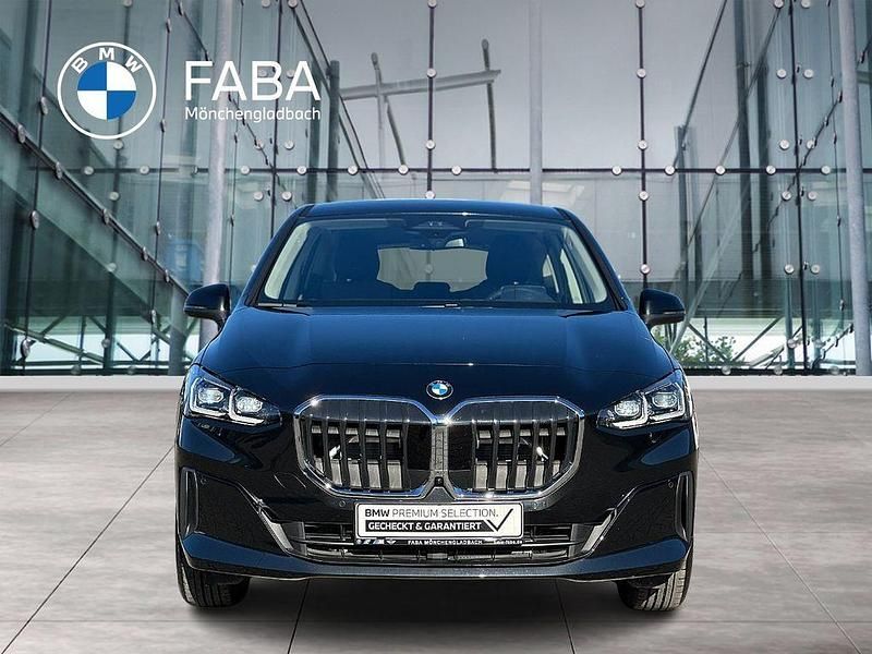 Gebraucht BMW 220 Active Tourer Performance 170 PS (125 kW) 2025 Schwarz Van / Kleinbus