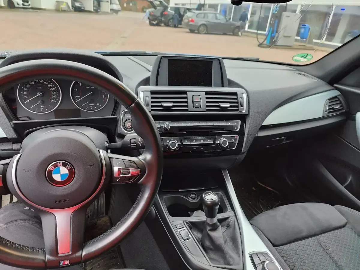 Gebraucht BMW 118 M Sport 136 PS (100 kW) 2016 Blau Kleinwagen