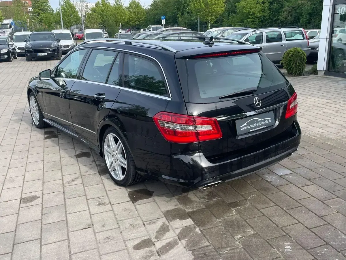 Gebraucht Mercedes E500 408 PS (300 kW) 2011 Schwarz Kombi