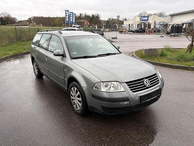 Gebraucht VW Passat Basis 101 PS (74 kW) 2002 Grau Kombi