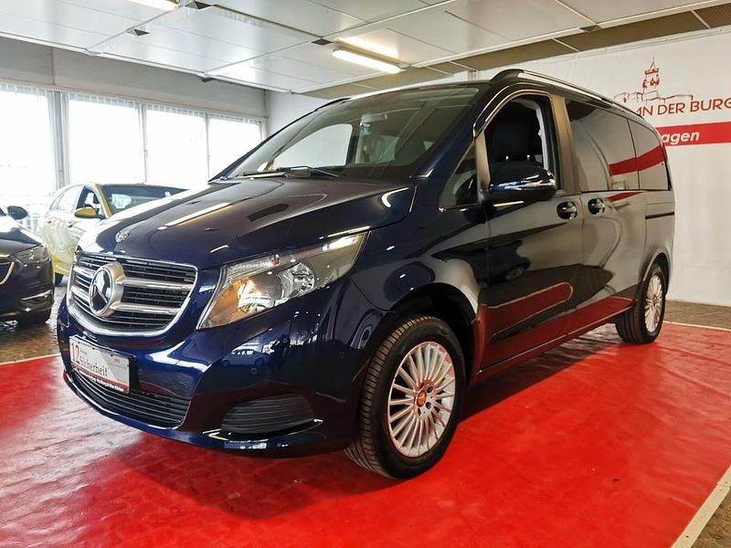 Blau Gebraucht 2017 Mercedes V250 Van / Kleinbus | 36.999 € (Superpreis) - Bild 1/4