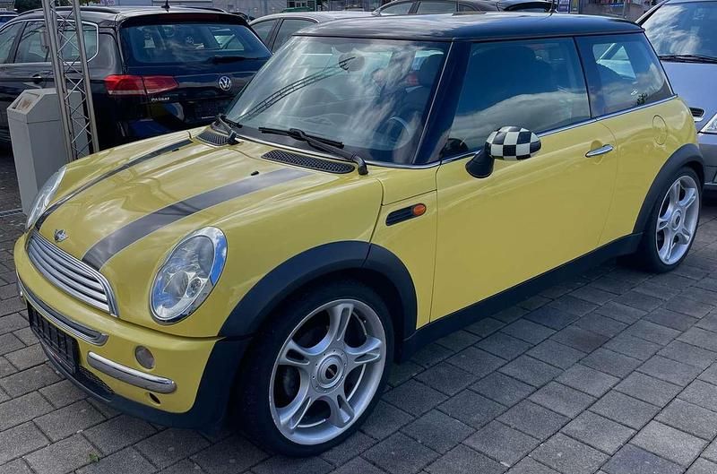 Gelb Gebraucht 2002 Mini John Cooper Works Kleinwagen | 4.500 € (Etwas zu teuer) - Bild 1/4