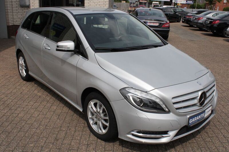 Silber Gebraucht 2012 Mercedes B200 Van / Kleinbus | 14.500 € (Etwas zu teuer) - Bild 1/4