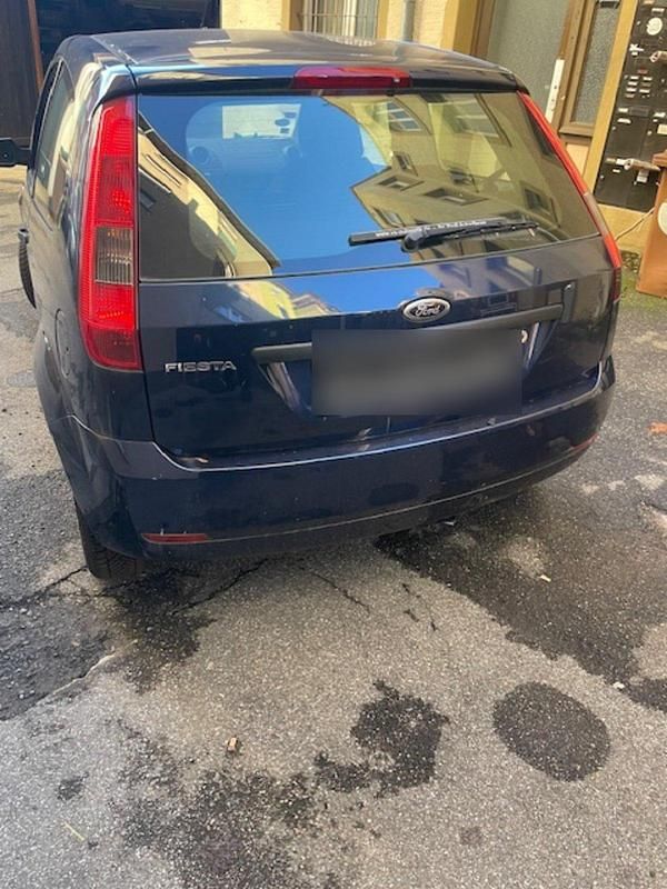 Gebraucht Ford Fiesta 70 PS (51 kW) 2005 Blau Kleinwagen