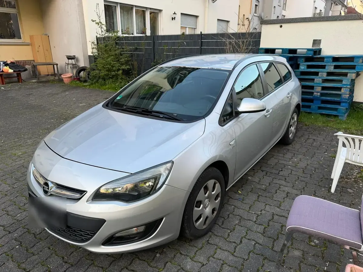 Usata Opel Astra 140 CV (102 kW) 2013 Argento Station wagon