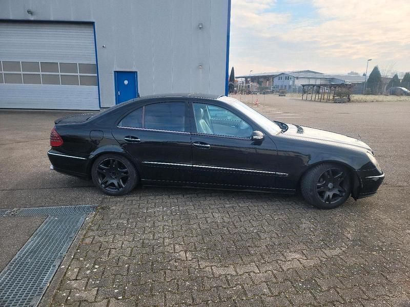 Gebraucht Mercedes E320 224 PS (164 kW) 2003 Schwarz Limousine