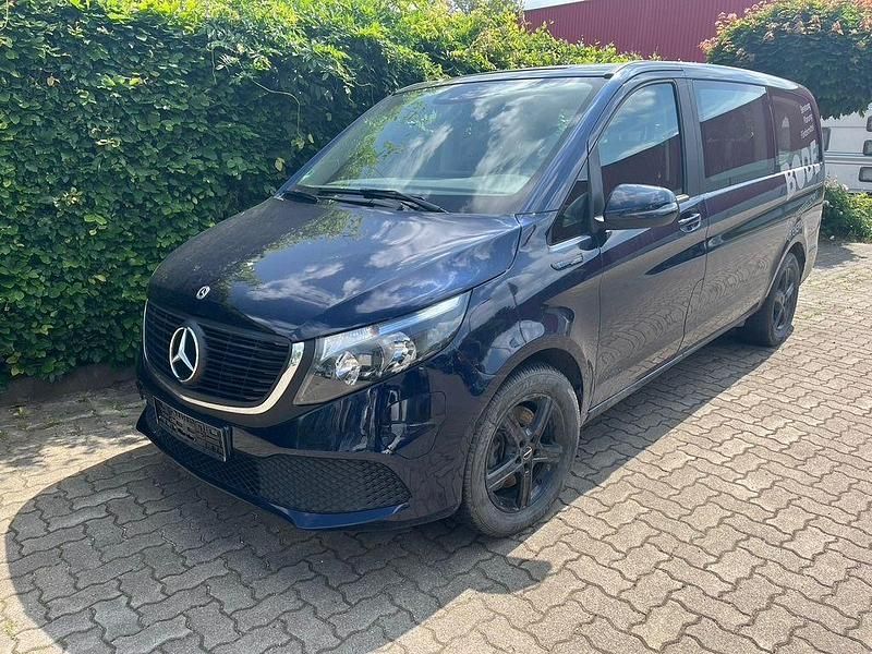 Blau Gebraucht 2022 Mercedes EQV300 Van / Kleinbus | 36.400 € (Fairer Preis) - Bild 1/4