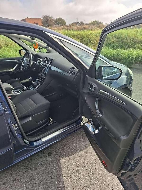 Gebraucht Ford S-MAX Titanium 163 PS (119 kW) 2010 Blau Van / Kleinbus