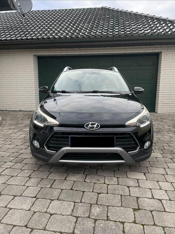 Gebraucht Hyundai i20 Active 120 PS (88 kW) 2016 Schwarz Kleinwagen