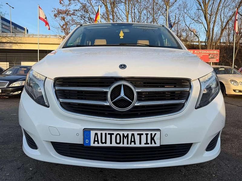 Weiß Gebraucht 2018 Mercedes 220 Kombi | 26.500 € (Guter Preis) - Bild 1/4