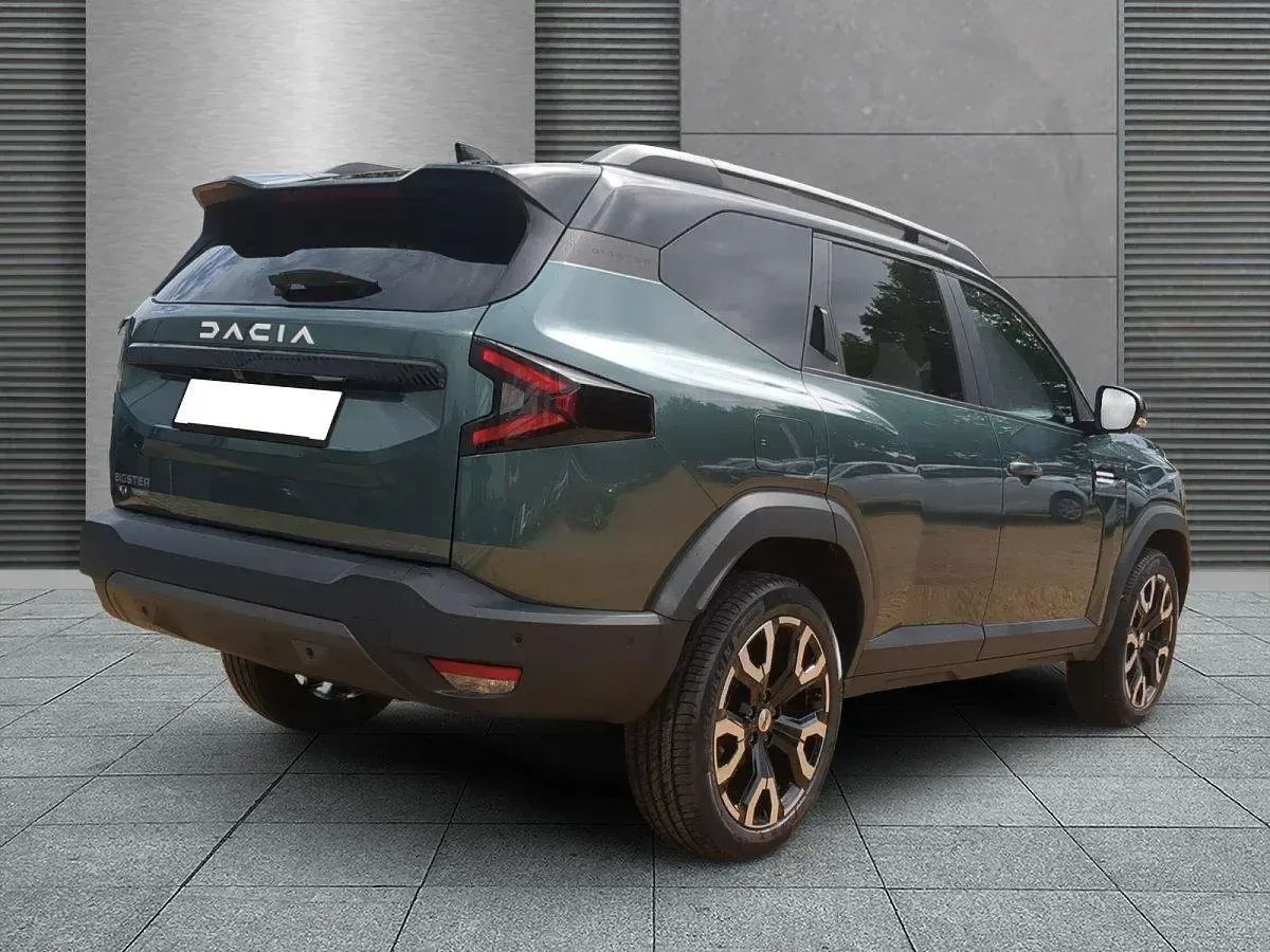 Neu Dacia Bigster Journey 158 PS (116 kW) 2026 Zedergrün+schwarz SUV