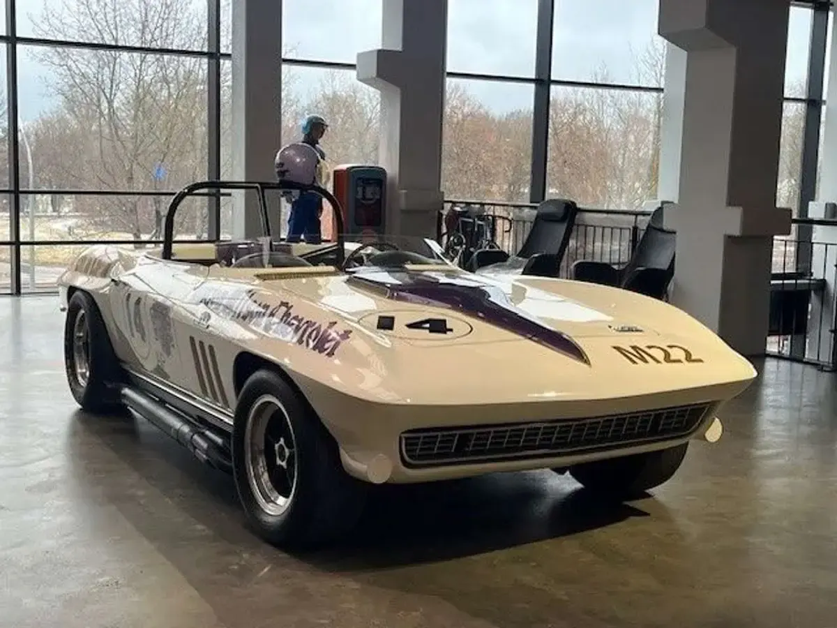 Second-hand Corvette C2 426 CP (313 kW) 1966 Alb Coupe