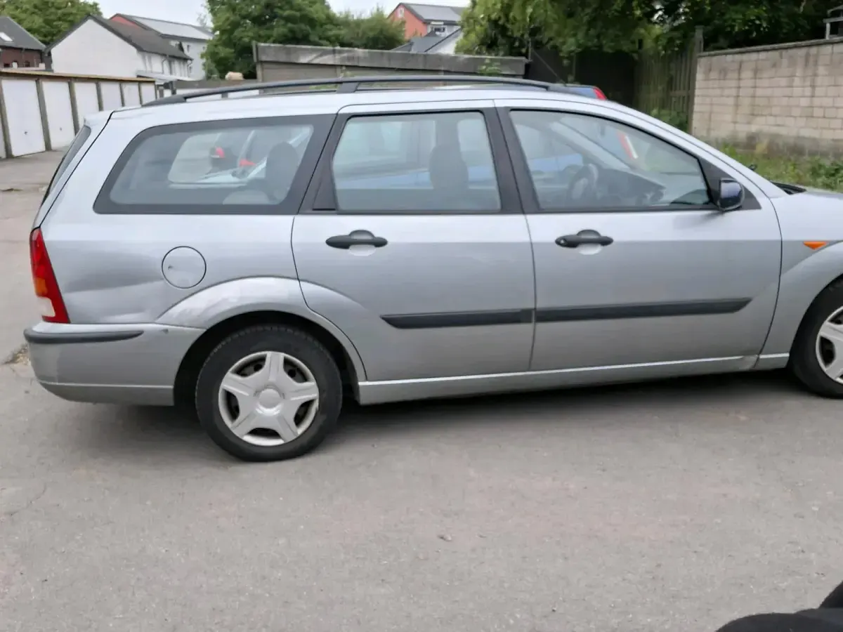 Gebraucht Ford Focus 110 PS (80 kW) 2003 Silber Kombi